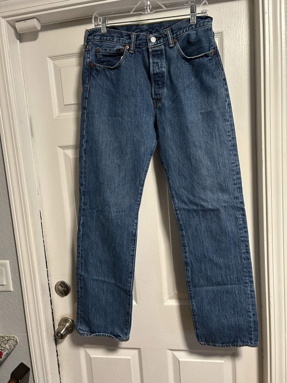 Levi's Men's Straight Jeans in Medium Blue Denim